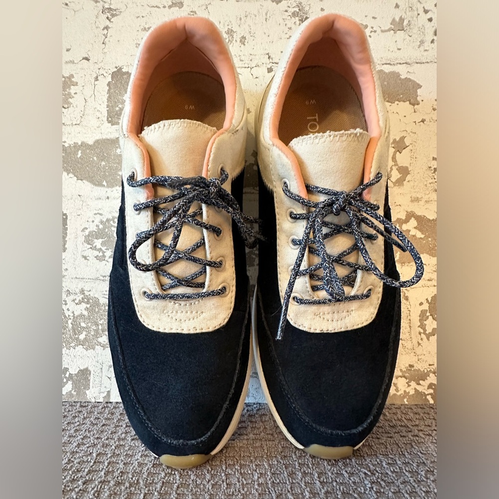 TOMS ARROYO sneaker -Navy and Cream Suede sz 9- Excellent condition! Women’s